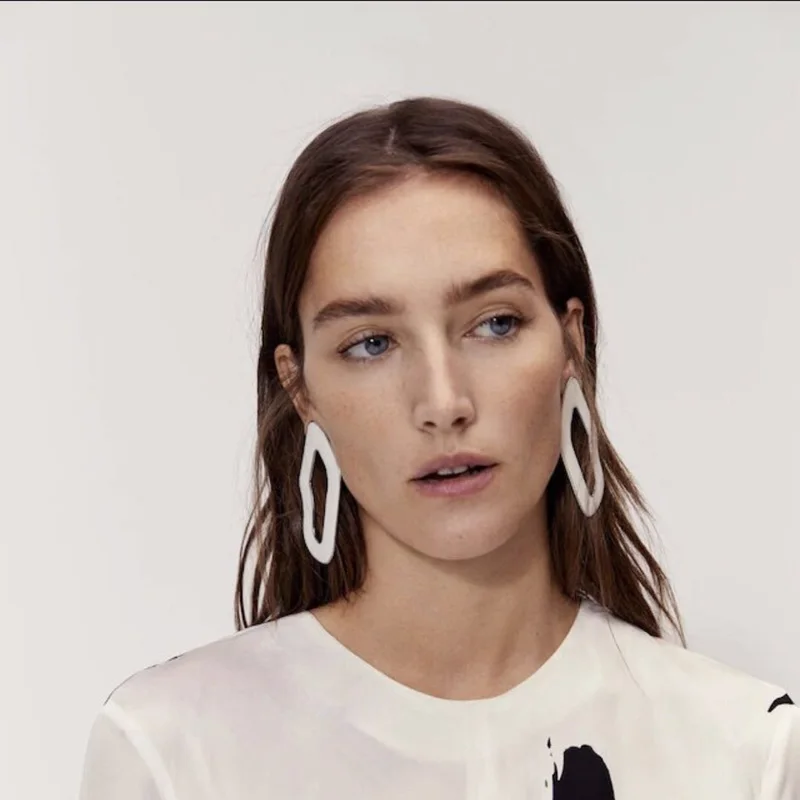 

wing yuk tak White Enamel Stud Earrings For Women Geometric Metal Earrings Korean Party Jewelry Pendientes Mujer