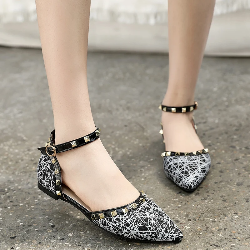 2018 Sandals buckle flat with rivets shoes womens sandals shallow pointed toe golden single women Q00005 | Обувь
