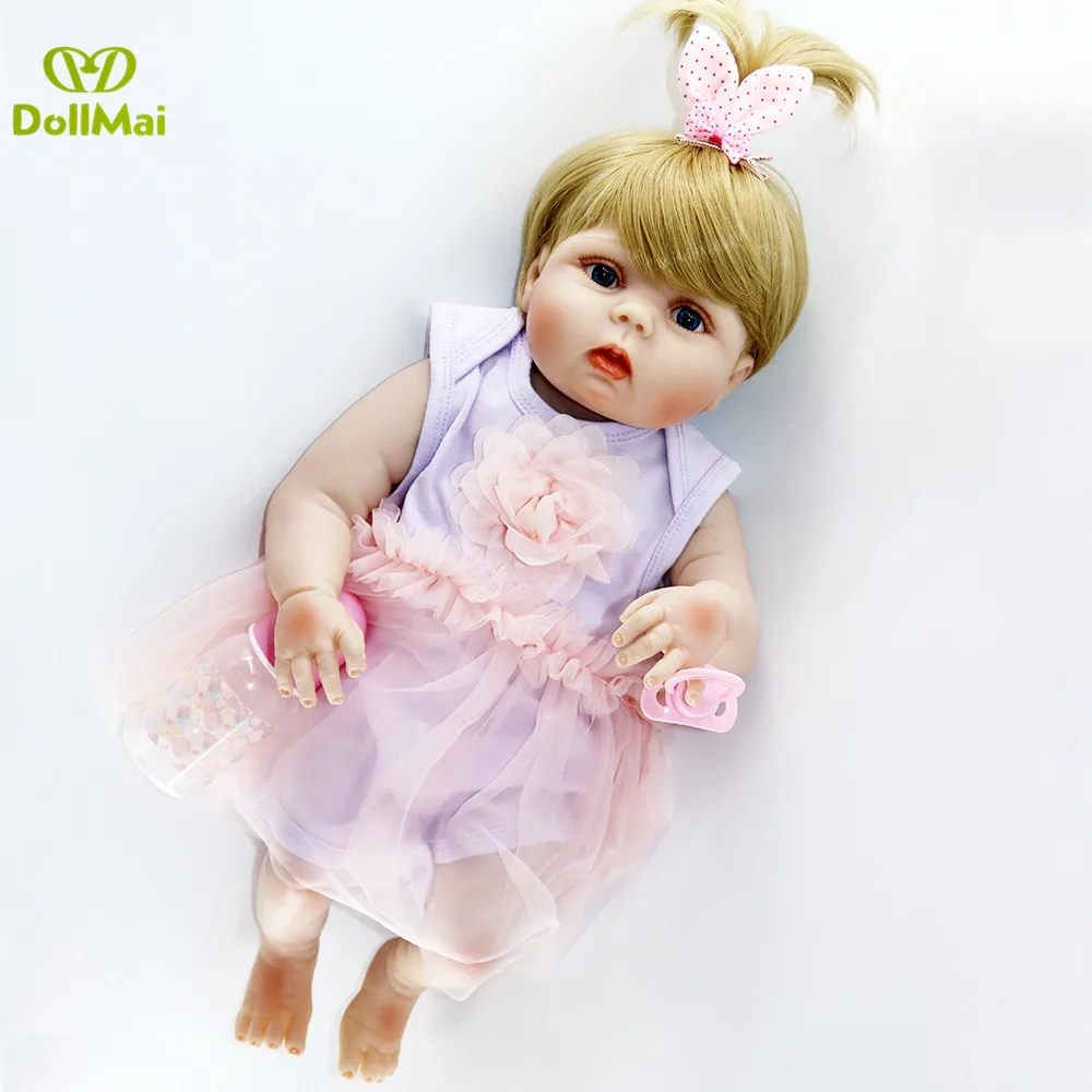 Кукла новорожденная силиконовая Реалистичная фиолетовое платье 23 дюйма 57 см
