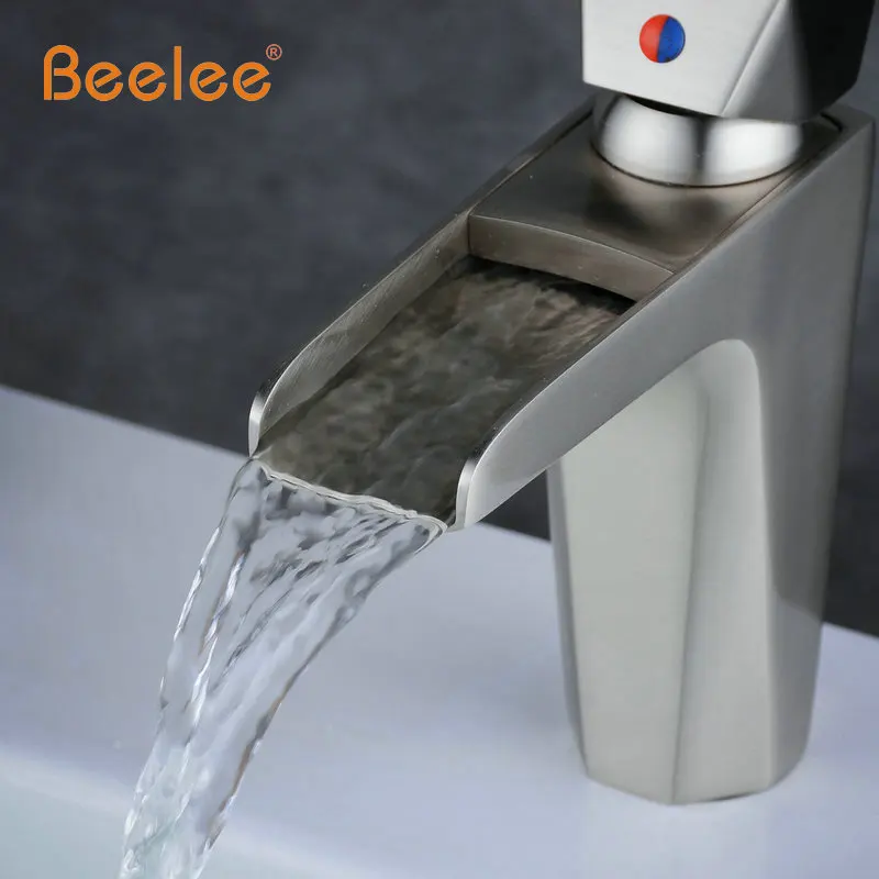 Смеситель для ванной комнаты Beelee водопроводный кран с ручкой холодной и горячей