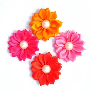 120 шт.лот 4 см 17 цветов искусственная атласная лента цветок + центр с жемчугом для детей девочек аксессуары для волос тканевые цветы для повязок на голову