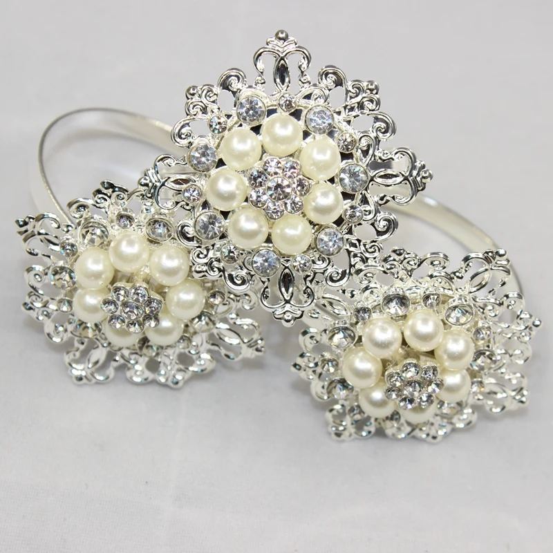 

12pcs Free Shipping Hot Metal diamond Pearl Napkin Rings Serviette Holder Wedding and Hotel supplies Decoration Party Favor