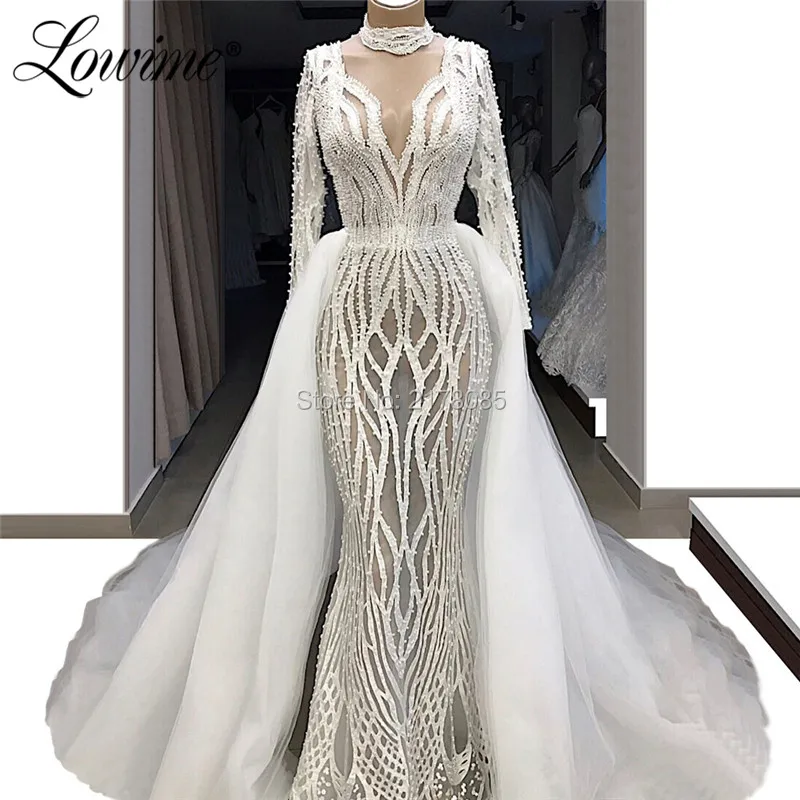 

Свадебное платье с юбкой годе, со съемным шлейфом и бисером