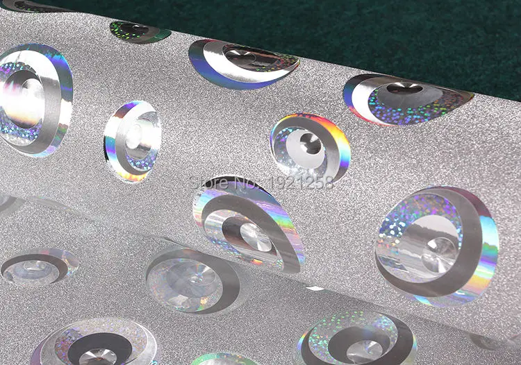 Золотистые и серебристые фольгированные обои с цветами светоотражающие