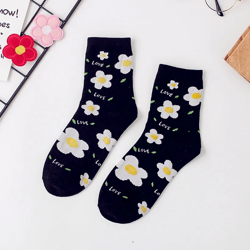 Dreamlikelin милые Для женщин носки с цветочным рисунком Harajuku Дейзи с надписью «Love» Демисезонный длинные носки для экипажа подарки для девочек