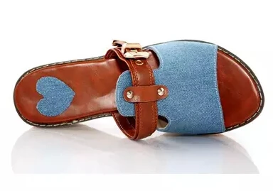 Новинка Красивые женские сандалии и шлепанцы Модные на платформе Пляжная обувь