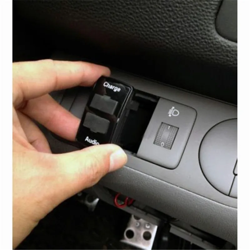 Doub USB Автомобильное Зарядное Устройство Адаптер + Аудио Порт 5 В 2.1A Оригинальное