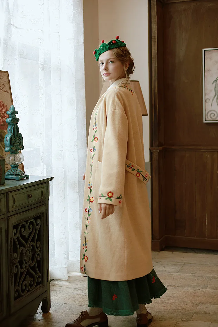 LYNETTE'S CHINOISERIE Spring Autumn Women Camel Flower Embroidery All-match Loose Casual Oversize Sweater Overcoat Outerwear |