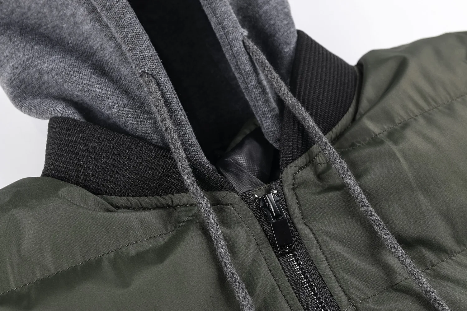 Повседневная модная мужская куртка в стиле милитари с капюшоном зимняя для