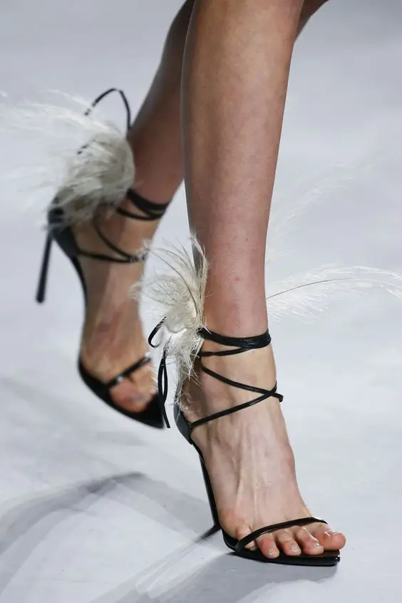 Черные кожаные женские сандалии гладиаторы на ремешке Дизайнерские летние