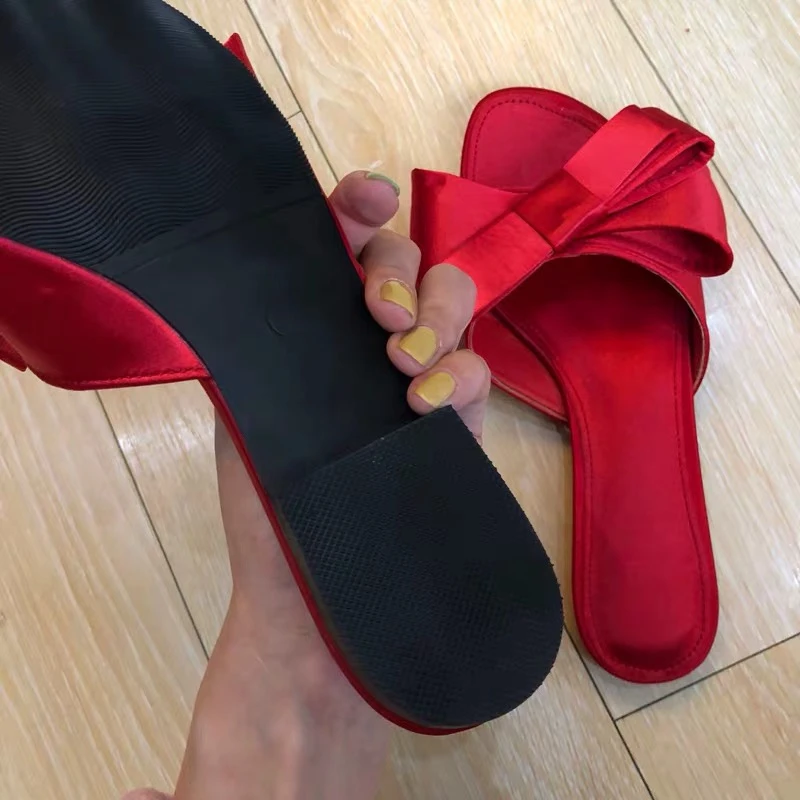 Летние женские шлепанцы шелковые пляжные женская обувь Модные сандалии на