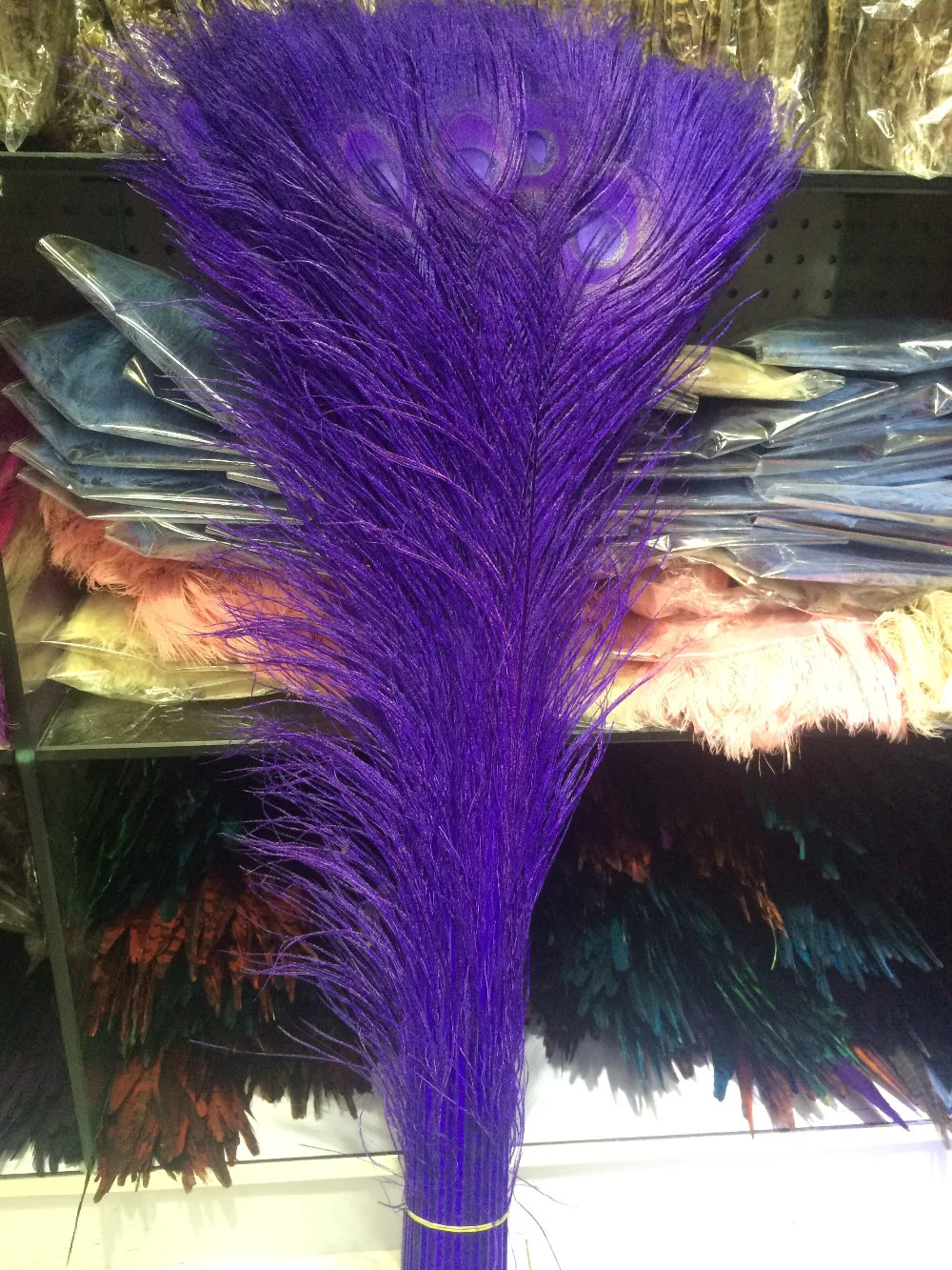 

Free shipping wholesale high quality 50pcs rare natural purple peacock feathers 75-80 cm / Decorative DIY peacock feather eye