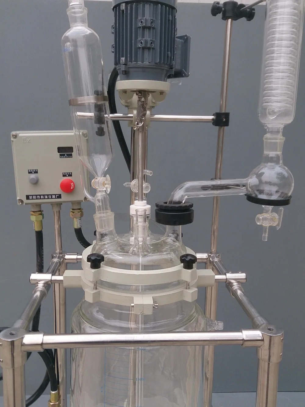 SF-30LEX пилотный стеклянный реактор с конденсатором флягой рефлюкса стеклянным