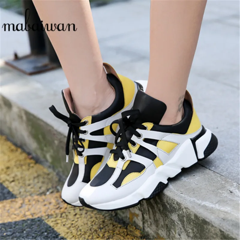 preço Mabaiwan Nova Plataforma Sneakers Mulheres Esporte Ao Ar Livre Sapatos De Caminhada Casuais Apartamentos Respirável Sapatos De Couro Genuíno Mulher Sapatos Robustos