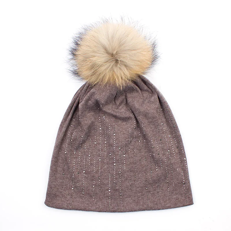 Geebro осень Для женщин круглые стразы хлопок головные уборы Beanies шапка из натурального енота помпонами из меха теплая зимняя шапка с помпоном из натурального меха - Цвет: Khaki A
