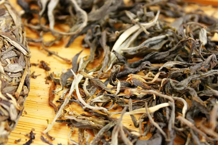 2005 puerh tea Bu Lang Ban Zhang old tree puer raw dry house storage 357g +Secret Gift+free shipping|gift box house|house uniquegift |
