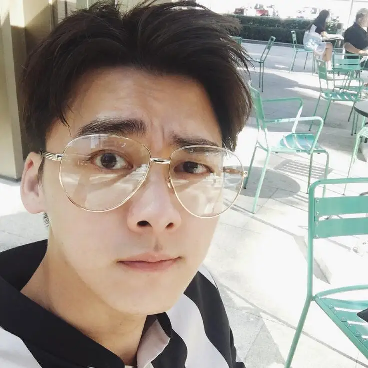 Солнцезащитные очки со звездами прозрачные крутые простые в оправе с