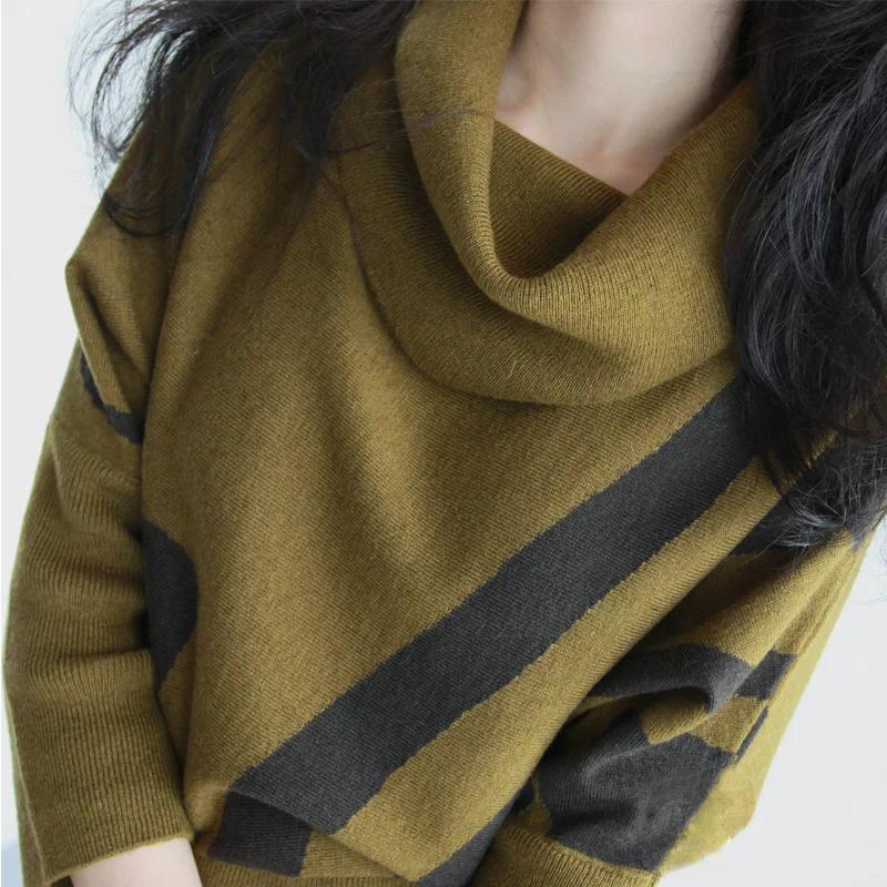 Женское трикотажное платье свитер с высоким воротником и рукавом летучая