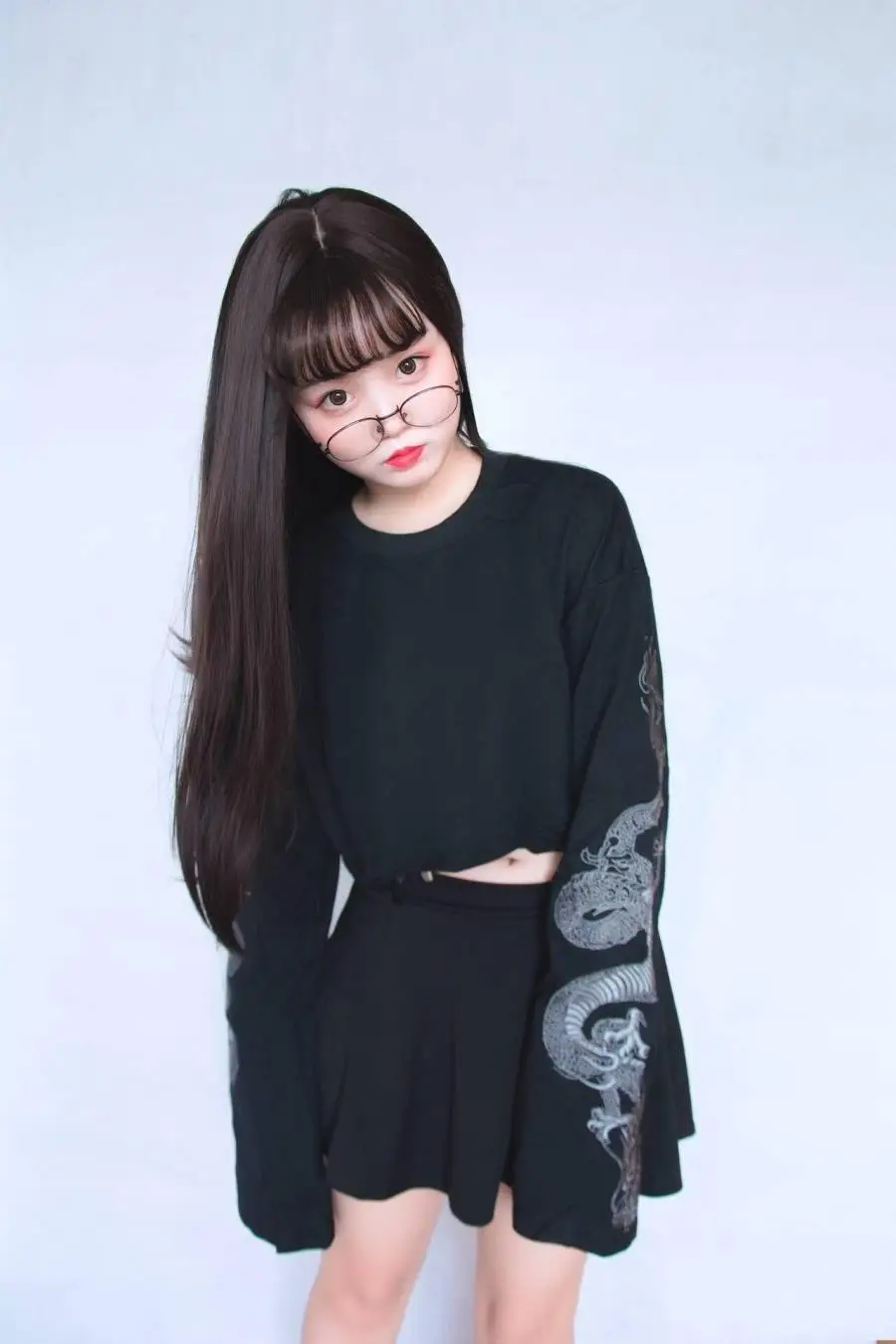Японский Harajuku Модные женские черные толстовки дракон вышивка укороченный Топы Повседневная Уличная Короткая Толстовка с ремешком клип