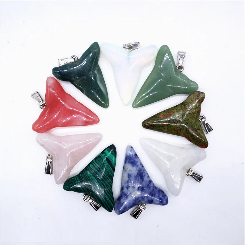 Оптовая продажа смешанные Подвески из натурального камня в форме акулы для