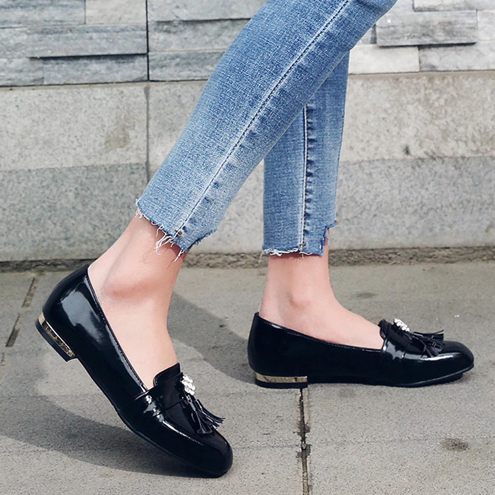 FOREADA/лоферы Женские балетки на плоской подошве с квадратным носком и бахромой