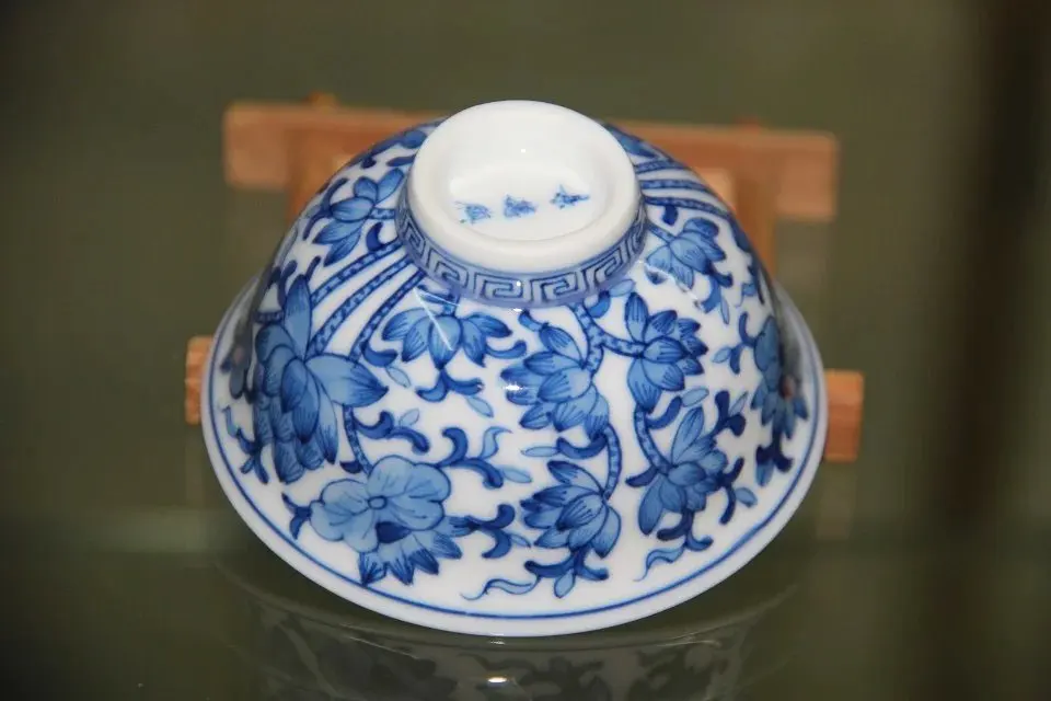 Уникальная китайская сине белая антикварная чашка для чая Lotus puer с ручной