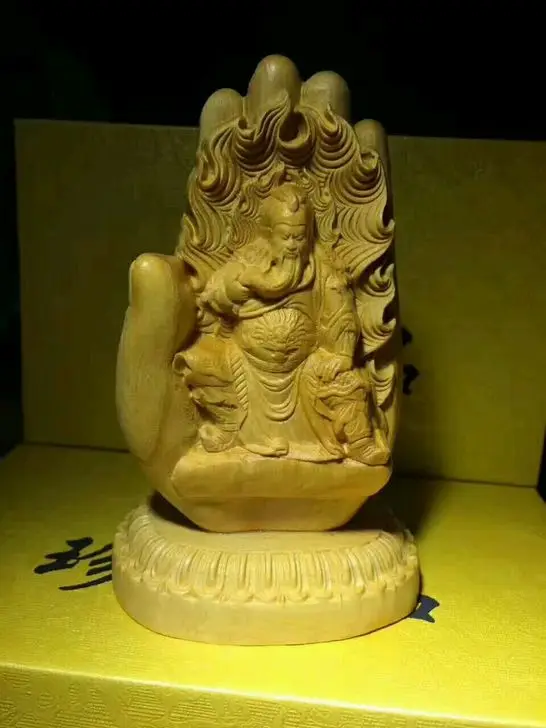 Автомобильное украшение руки Thuja зло Миллер Гуань высота 12 см | Дом и сад