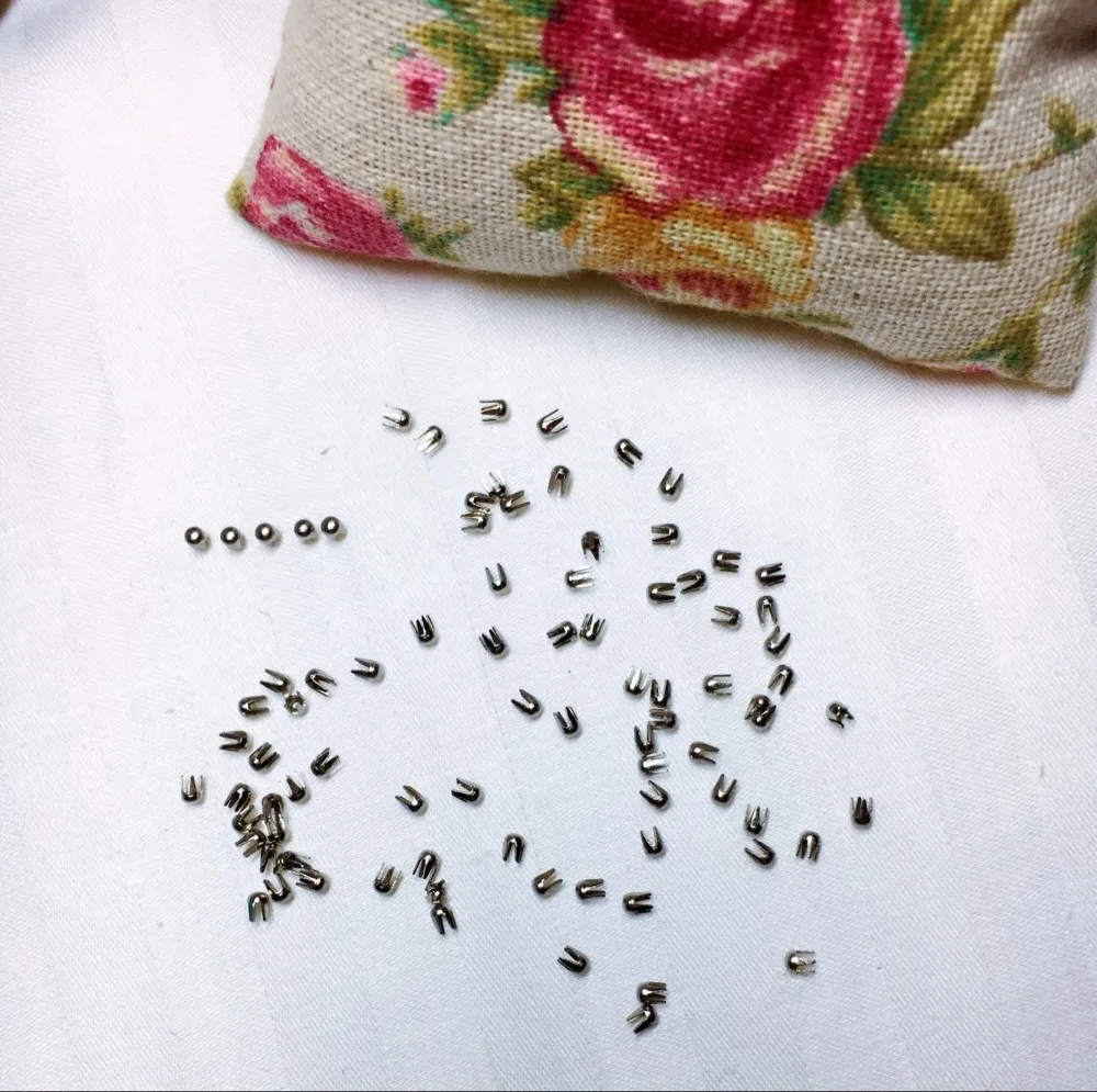 100 шт. 2 мм коготь ногтей пряжки заклепки круглые бусины собачки DIY куклы одежда