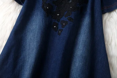 Женское винтажное джинсовое платье с вышивкой прямое до колена коротким рукавом