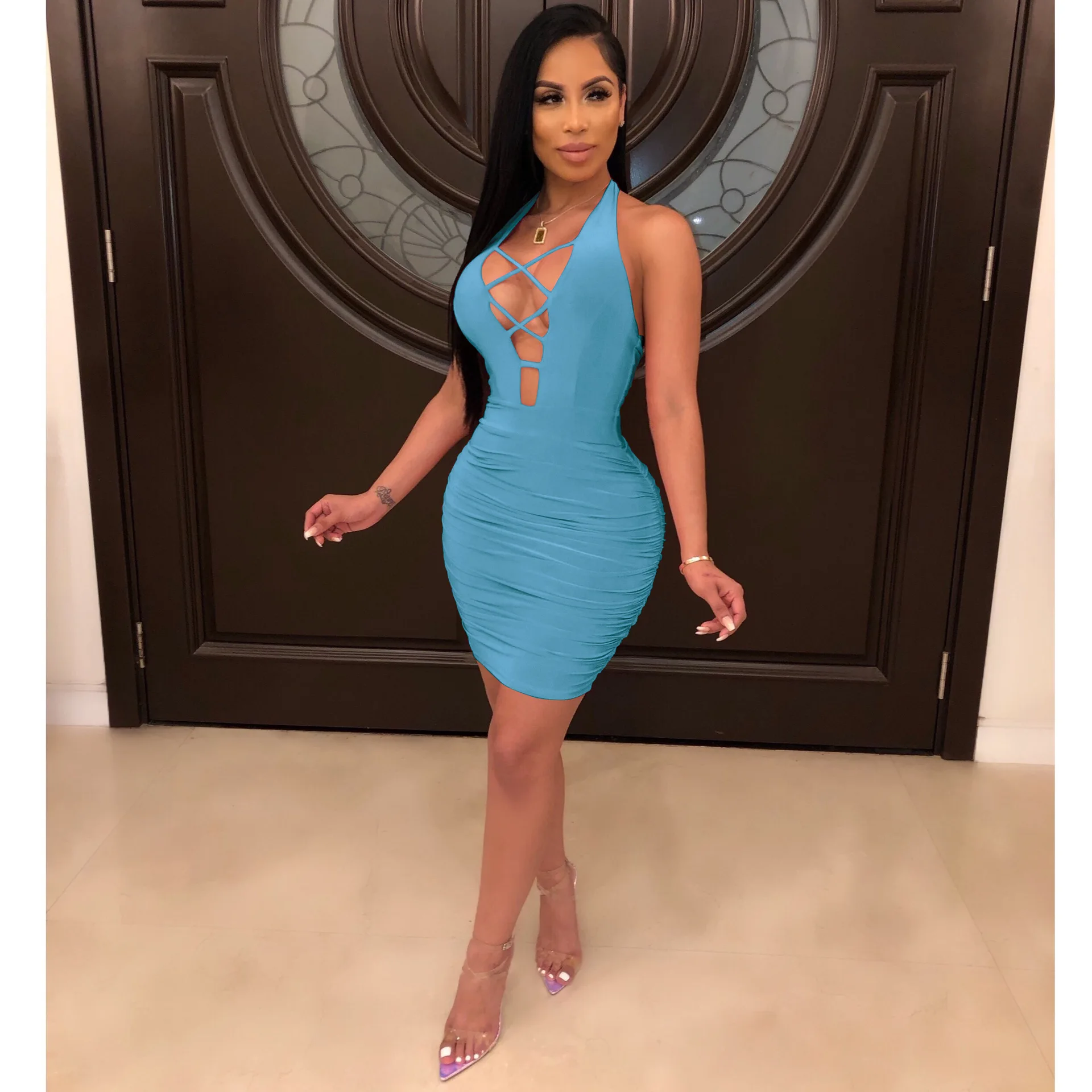 Анжаманор Сексуальное женское платье Club Wear Summer 2019 с открытой спиной на завязках глубоким V-образным вырезом Ruched Bodycon Bandage Mini Dress D36-AZ53 на.