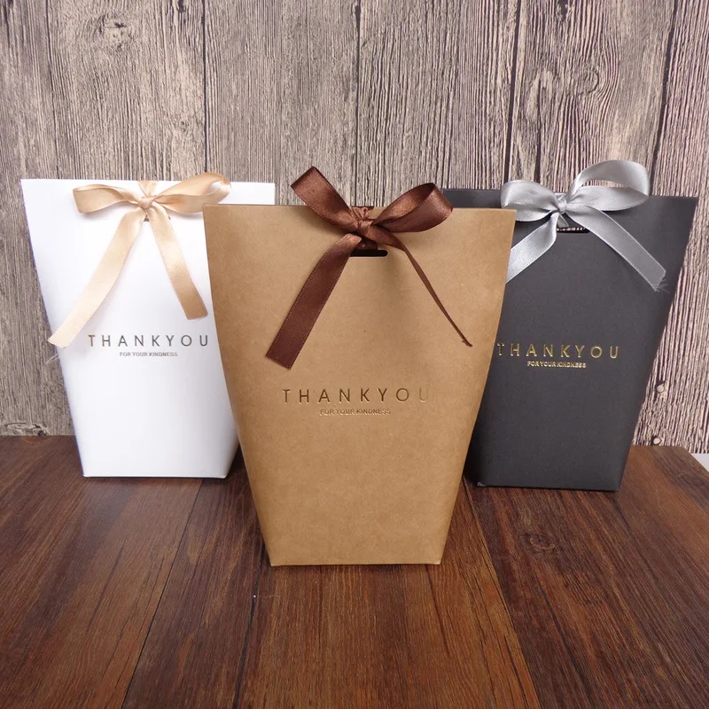 

5pcs Black White Bronzing "Merci" Candy Dragee Bag French Thank You Wedding Favors Gift Box Package Birthday Party Favor Bags