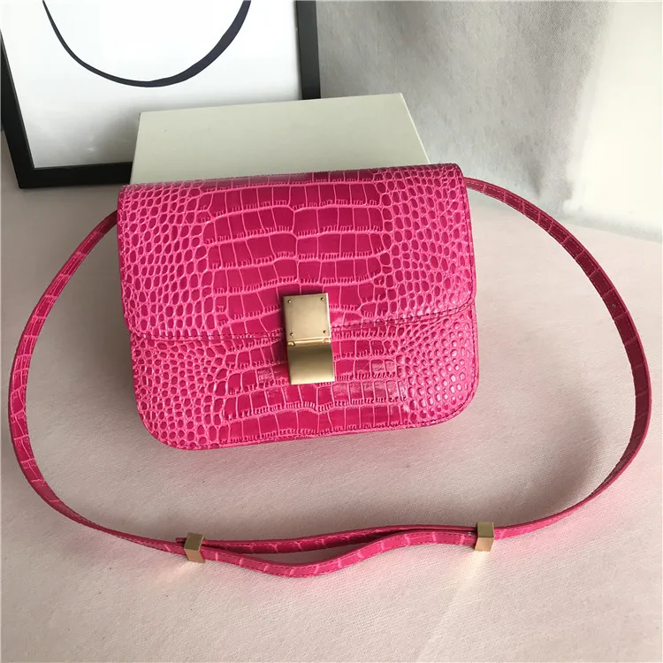 Женская сумка мессенджер из натуральной кожи с узором в виде крокодилов через