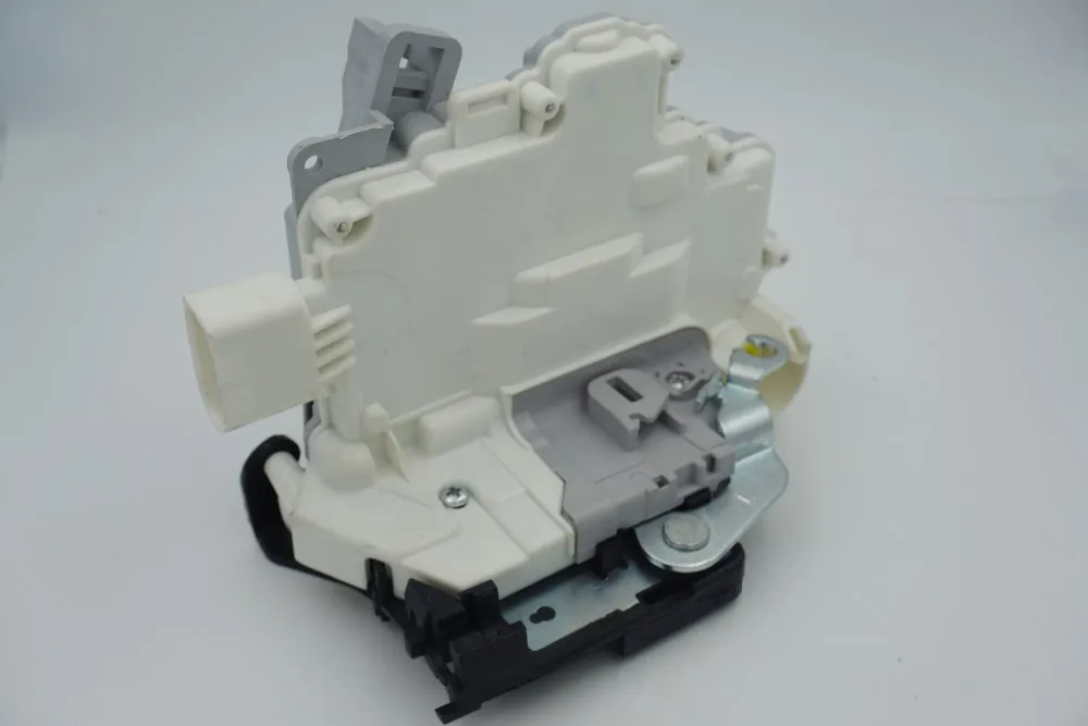 Привод дверного замка для SEAT ALTEA XL LEON II TOLEDO III vw VOLKSWAGEN EOS 1P1837015A 1P1 837 015A 015 A 1P1837015 |