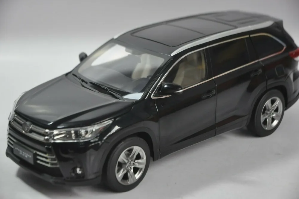 1:18 литая модель для Toyota Highlander 2018 BlackSUV игрушечный автомобиль из сплава