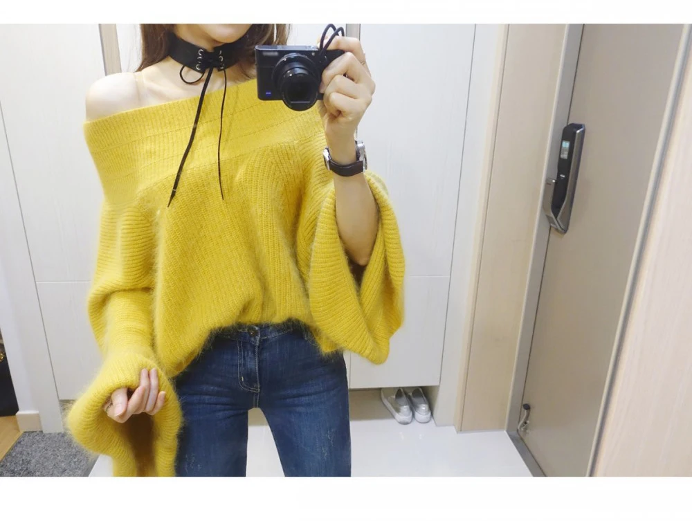 Женский модный пикантный свитер с вырезом лодочкой и открытыми плечами пушистый