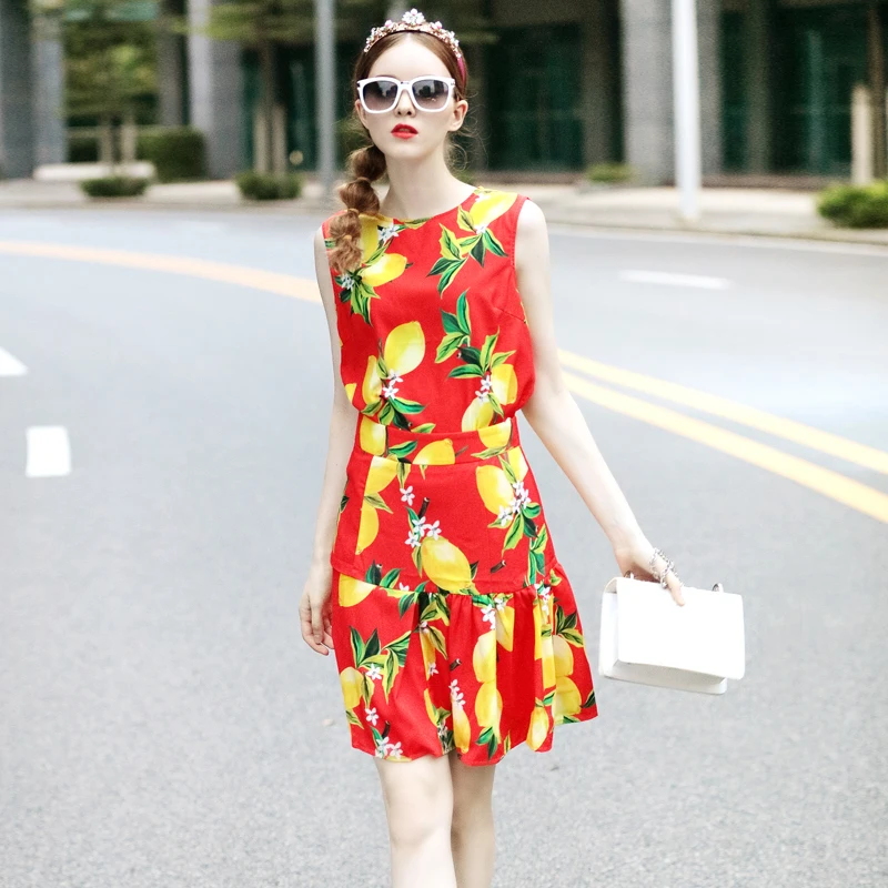 

Customized Women's Suit Set 2017 New Runway Designer Sleeveless Top Blouse + Short Skirt Lemon Print Fashion Suit 2PCS Sets