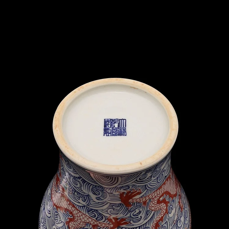 Qing Qianlong ручная роспись синяя и белая глазурь красная морская вода Пять драконов