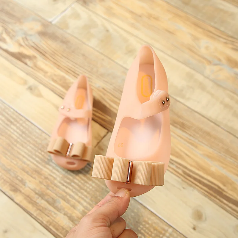 Mini Melissa/ г.; Горячая Новинка; стильная обувь для маленьких девочек; Рождественская обувь; подарок; Летние босоножки из ПВХ с бантом для девочек; три цвета