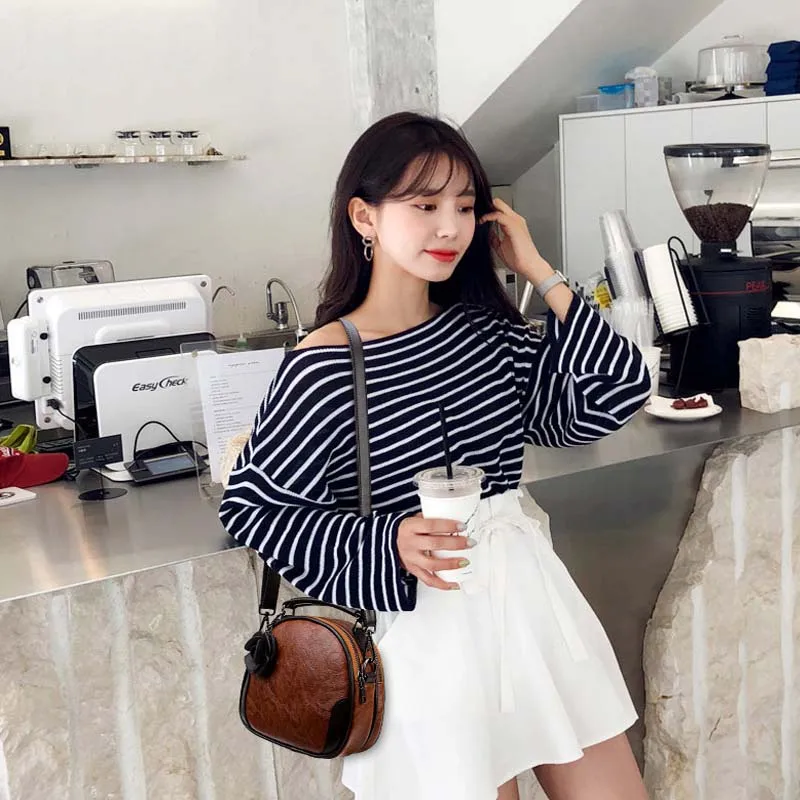 

2019 New Fashion Retro Messenger Bag Mini Square Bag Wild Flower Decoration Handbag WDD61