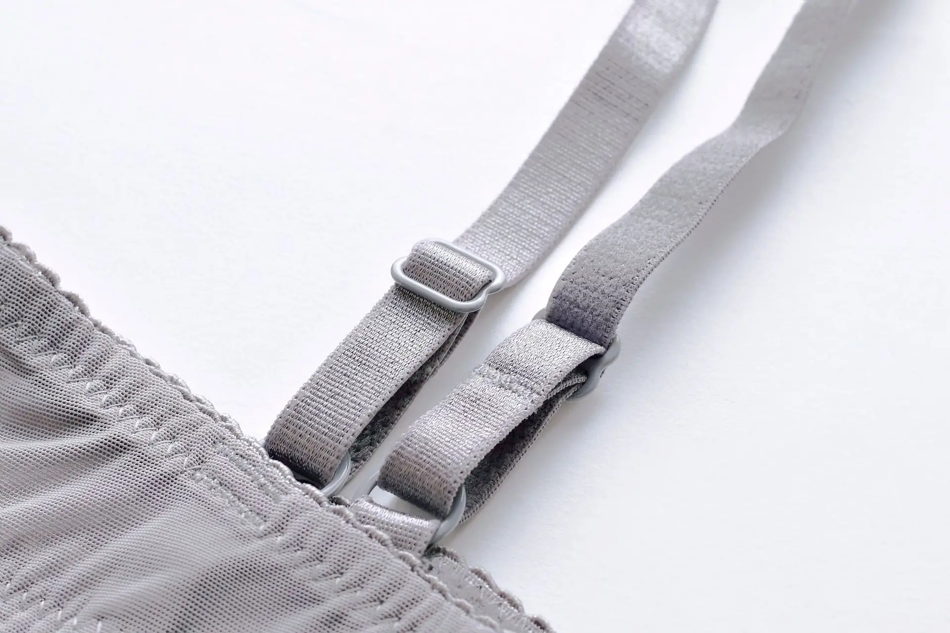 Прозрачный бюстгальтер на косточках прозрачные трусики с цветочной вышивкой