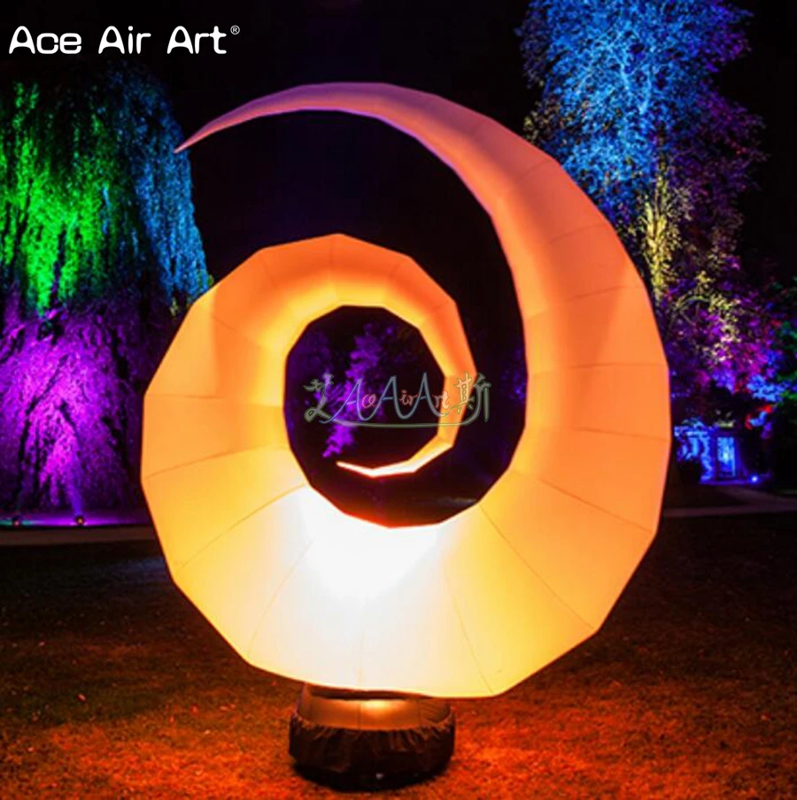 Satılık Birden çok şekil şişme Zemin Dekorasyon, 1.5m H Güzel şişme Spiral Kabuk/arp Kuğu Parti Veya Sahne Süslemeleri