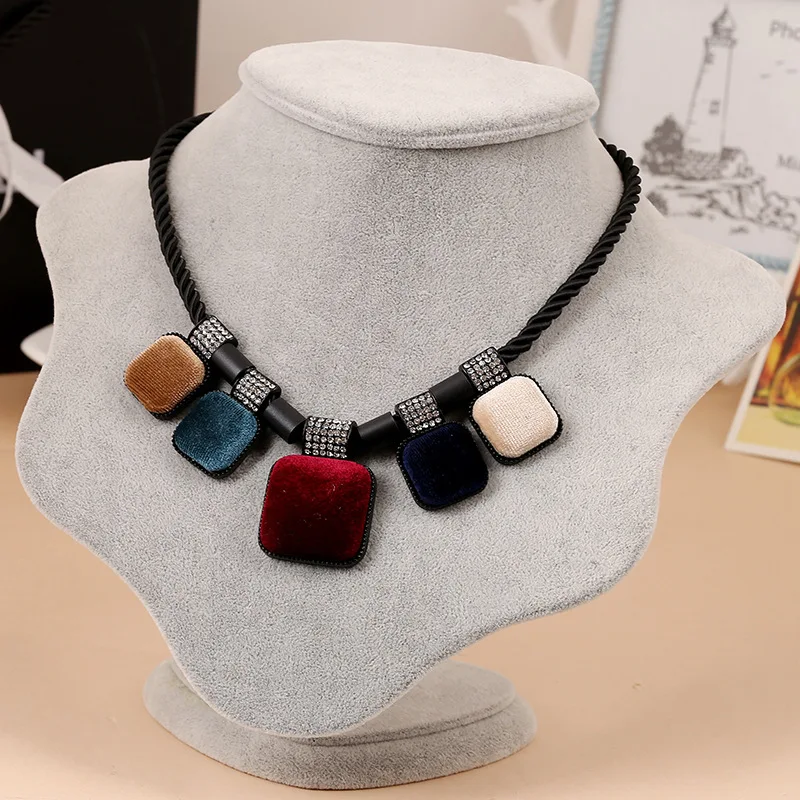 Luxury birthday gift Winter new Korean velvet big European and American short necklace female exaggerated diamond jewelry manufa | Украшения