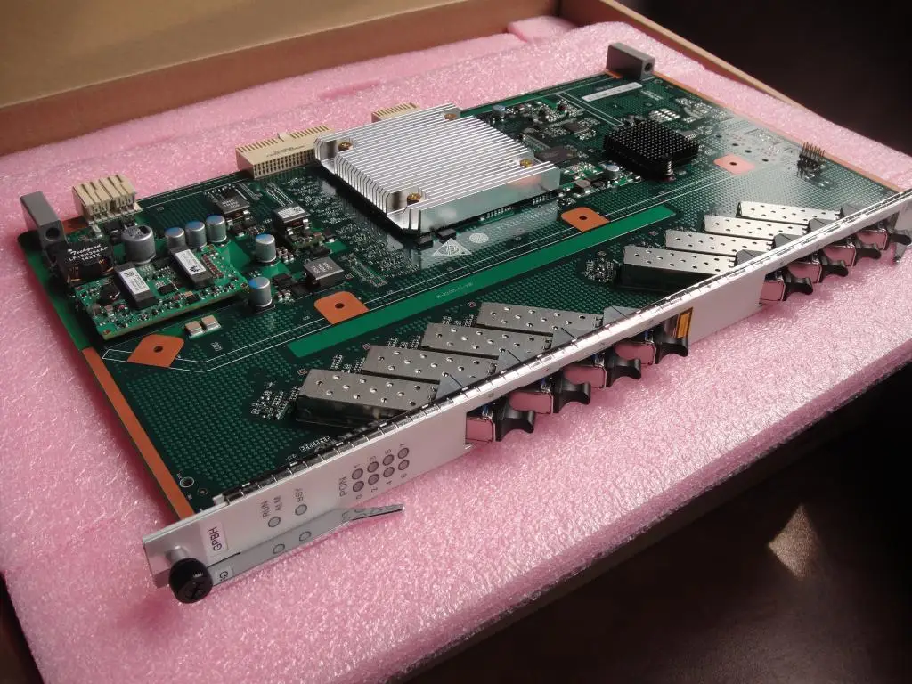 

Новый оригинальный HW GPON OLT GPBH MA5680T включает 8 оптических модулей