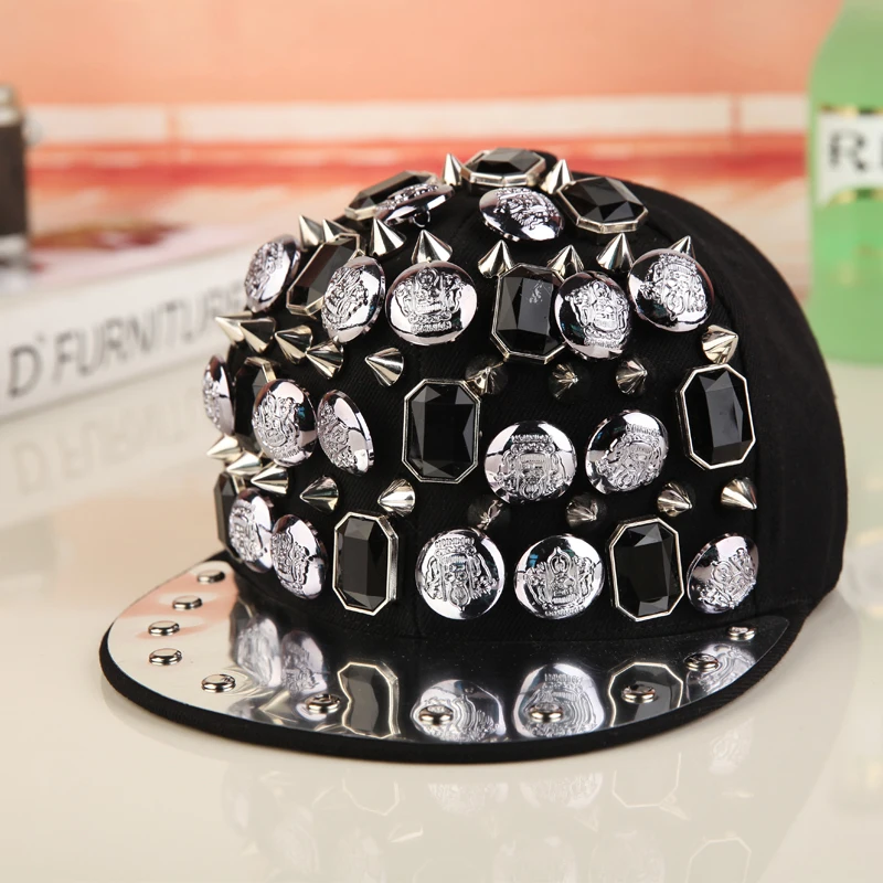 

Unisex Spring Fashion Punk Metal Trend Rivet Baseball Caps Professional Men's Studs Button Hiphop Hats Personality Baseball Cap