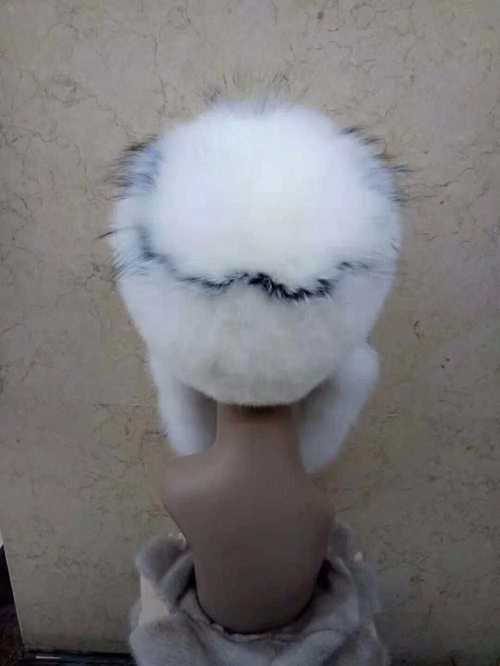 Рисунок 4 - Новый дизайн, шапки из лисьего меха