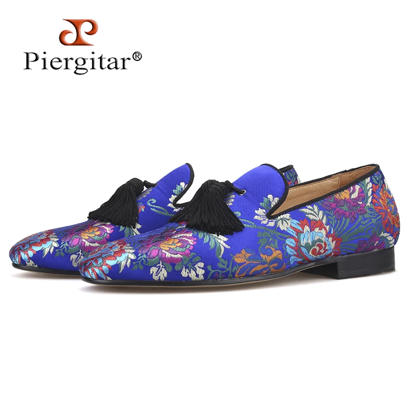Piergitar brand 2019 new arrival Floral printing men loafers with big tassel wedding and prom men's silk shoes smoking slippers | Обувь