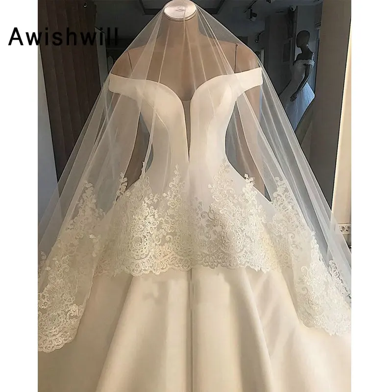 Простое бальное платье свадебные платья 2020 с открытыми плечами и V образным