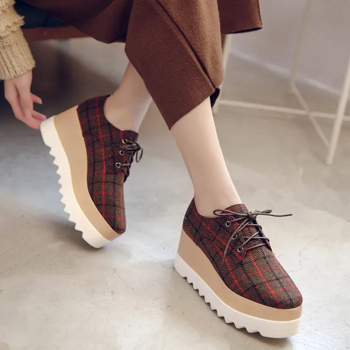 

XJRHXJR Women Platform Shoes Oxfords Brogue Cotton Fabric Flats Lace Up Shoes Creepers Vintage Gingham Light Soles Casual Shoes