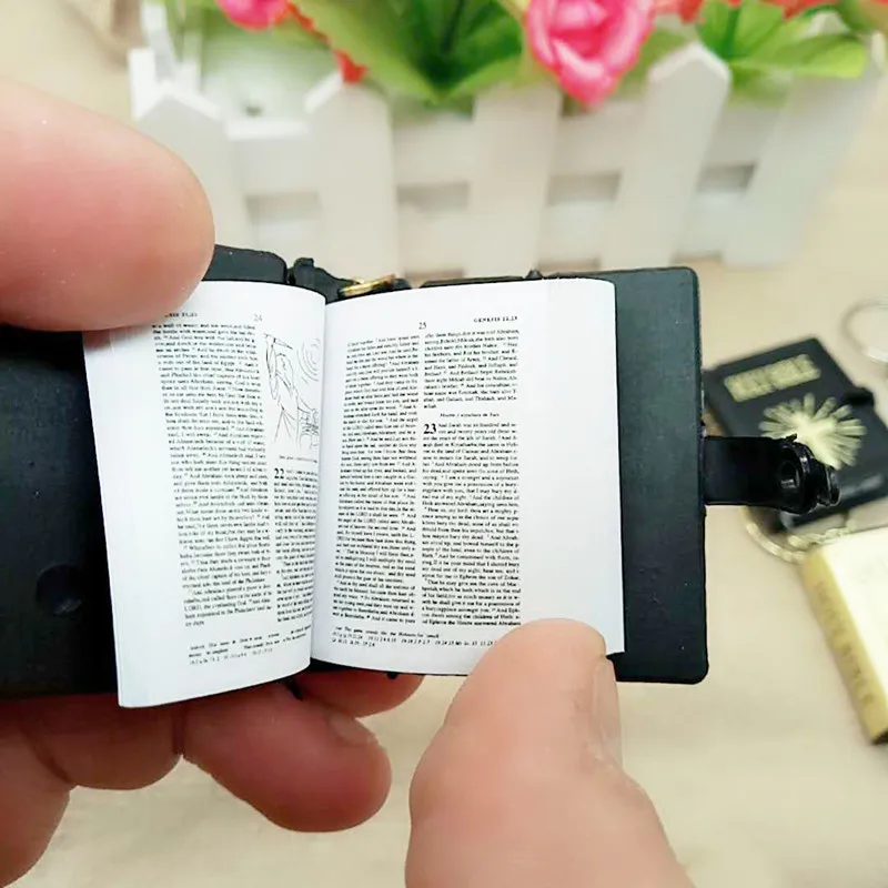 Забавные большие золотые мини-брелоки 6 5*5 см Святая Библия Книга английская