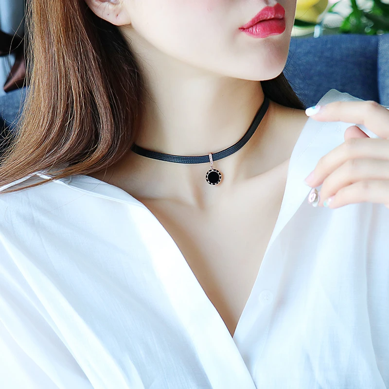 

YUN RUO New Arrival Rose Gold Color Black Round Leather Choker Necklace Fashion Titanium Steel Woman Jewelry Birthday Never Fade